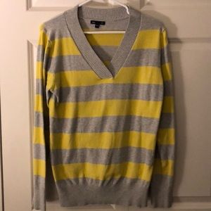 Gap sweater